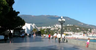 Экскурсия из Севастополя: Ялта и три дворца: Воронцовский, Ливадийский, Масс фото 15403